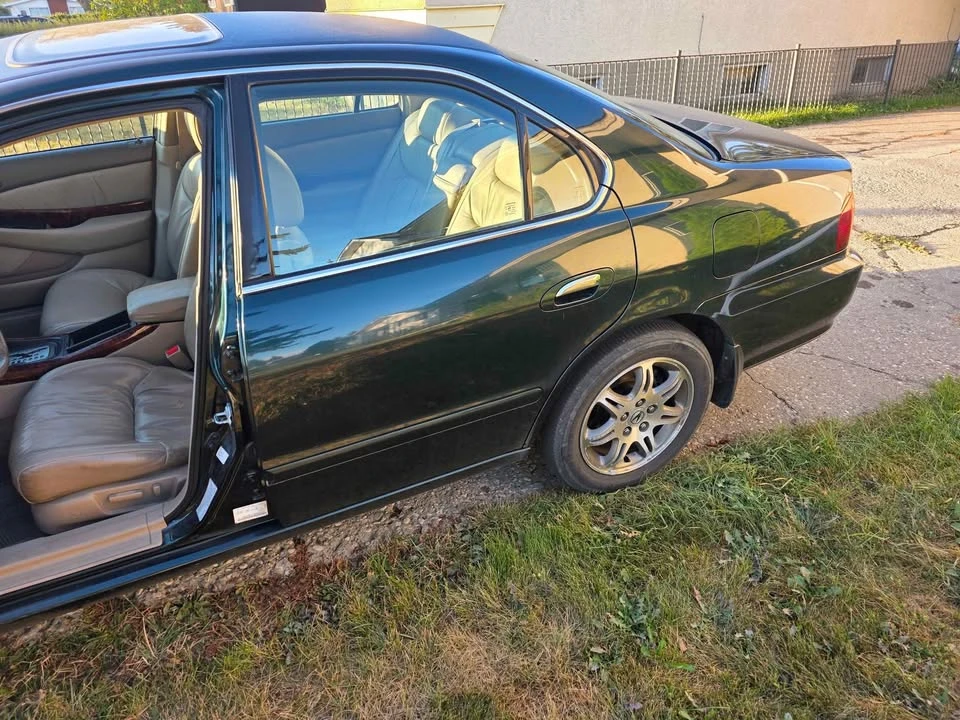 1999 Acura TL 2nd Gen - Image 4 of 8