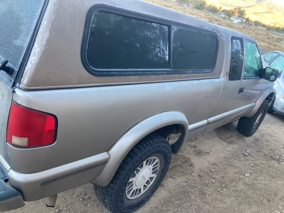 1999 GMC S-15/Sonoma - Image 2 of 4