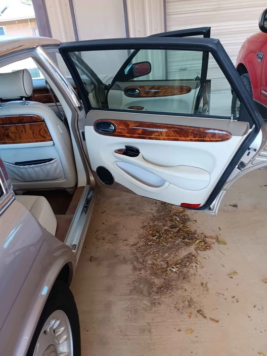 1999 Jaguar X308 XJ - Image 3 of 9
