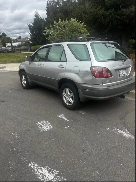 1999 Lexus RX 1st Gen - Image 3 of 6
