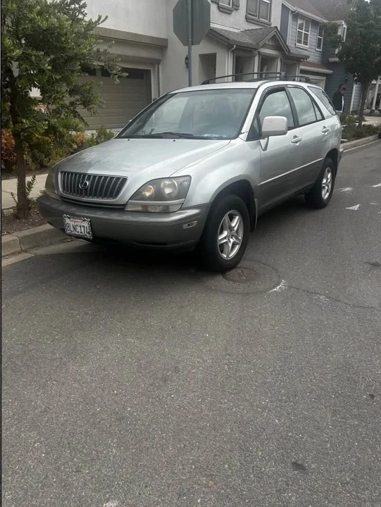 1999 Lexus RX 1st Gen - Image 4 of 6