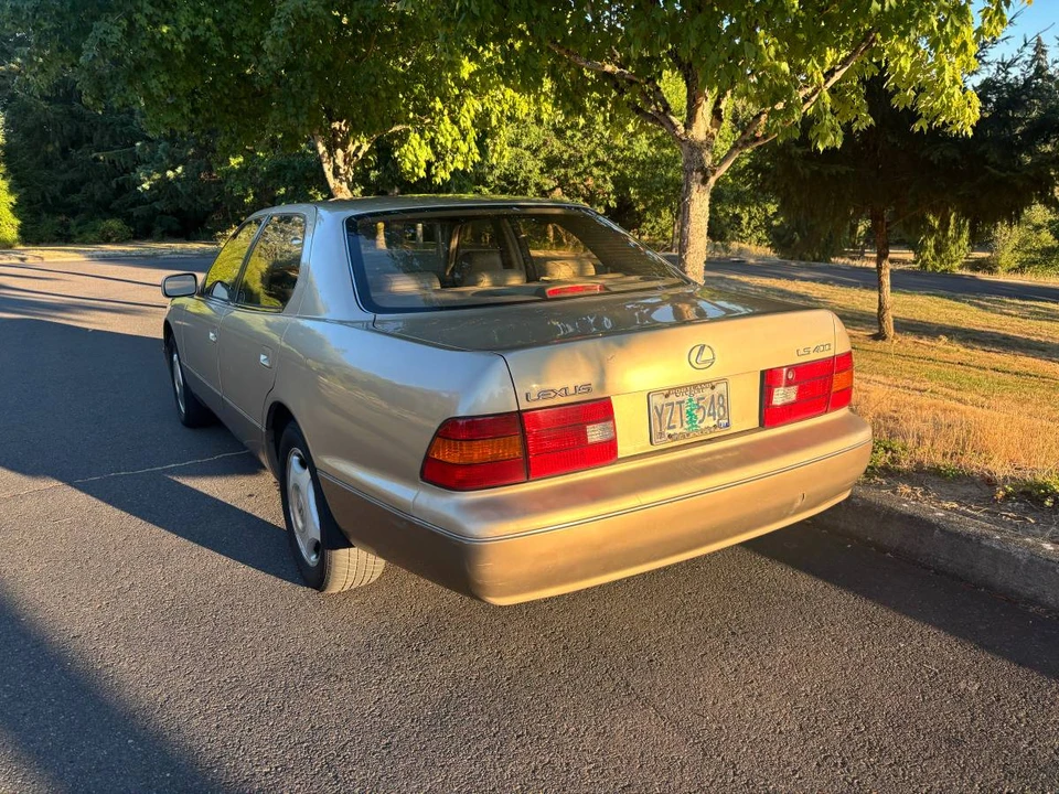 1999 Lexus LS 2nd Gen - Image 4 of 10