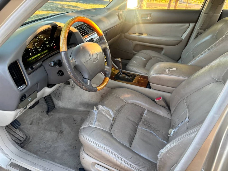 1999 Lexus LS 2nd Gen - Image 5 of 10