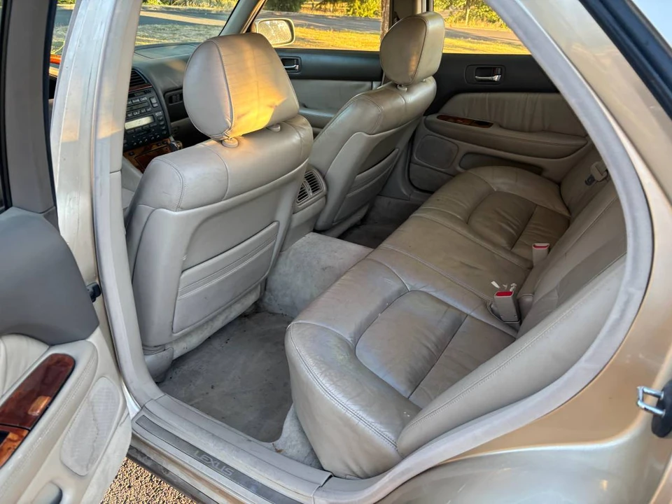 1999 Lexus LS 2nd Gen - Image 6 of 10