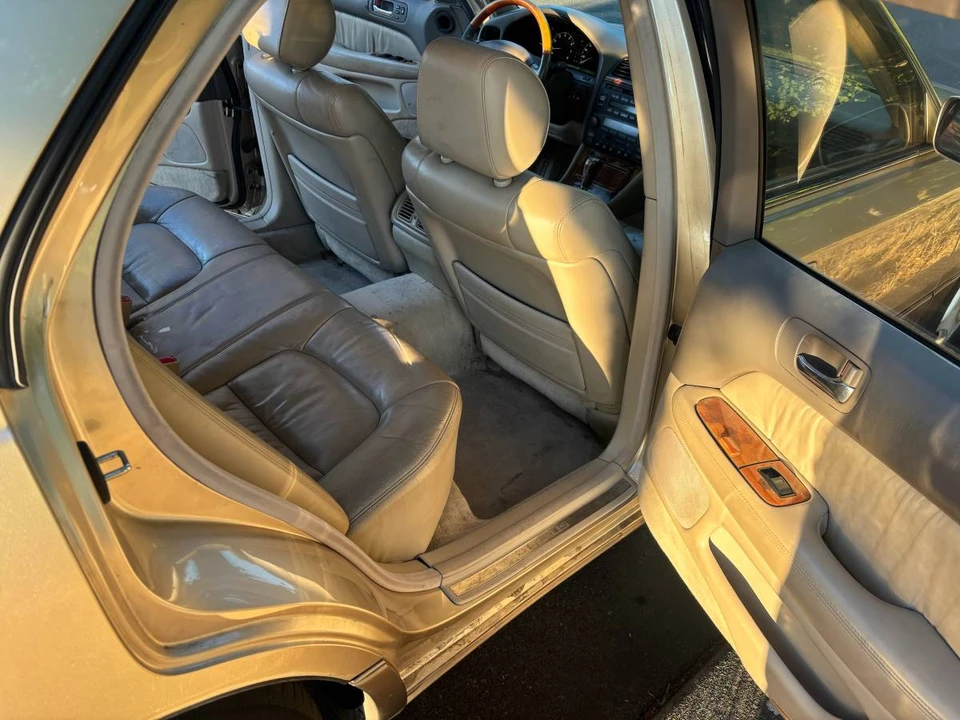1999 Lexus LS 2nd Gen - Image 7 of 10
