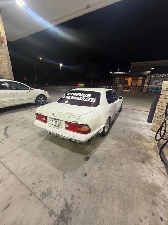 1999 Lexus LS 2nd Gen - Image 2 of 3