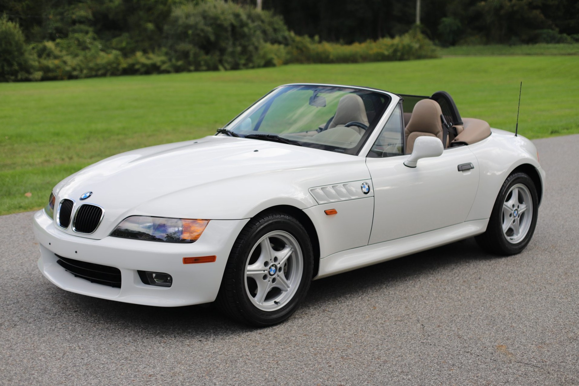 1999 BMW Z3 2.3 Roadster 5-Speed