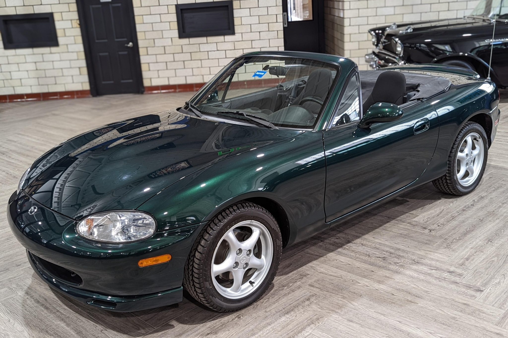 1,300-Mile 1999 Mazda MX-5 Miata 5-Speed