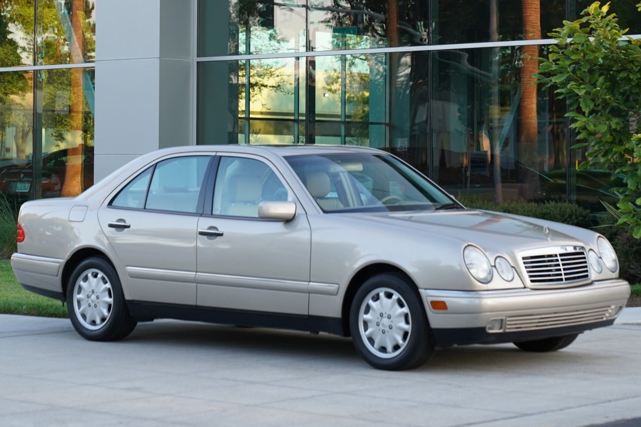 1999 Mercedes-Benz E320 Sedan