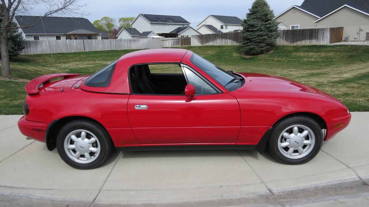 1990 Mazda NA MX-5 Miata - Image 21 of 31