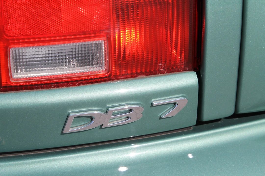 2000 Aston Martin DB7 Vantage - Image 14 of 31