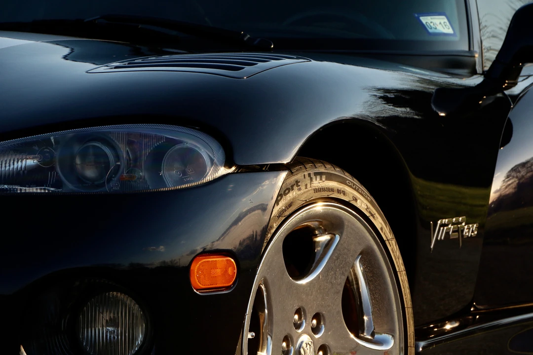 2001 Dodge Viper GTS 2nd Gen - Image 16 of 31