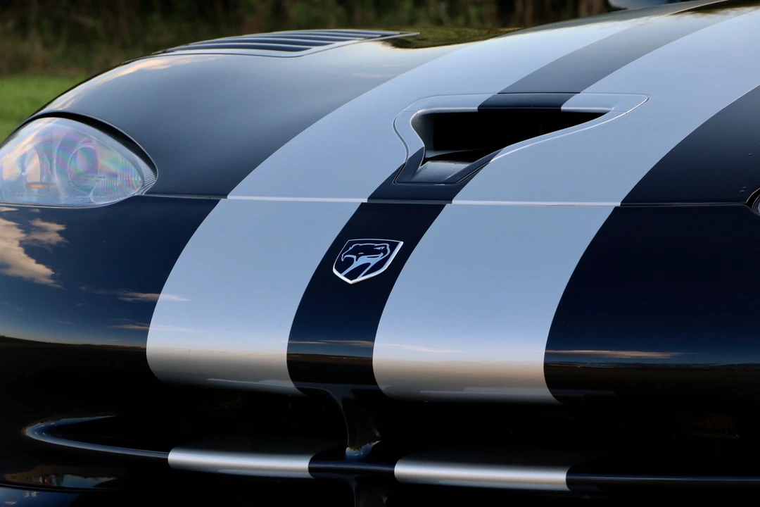 2001 Dodge Viper GTS 2nd Gen - Image 17 of 31