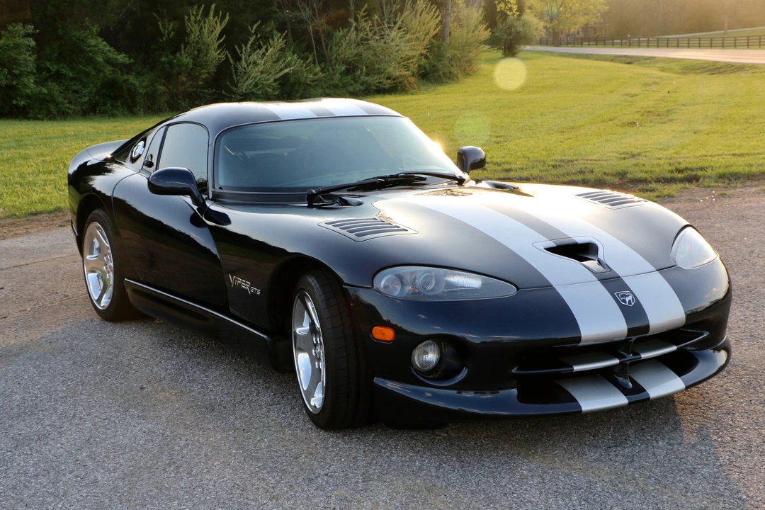 2001 Dodge Viper GTS 2nd Gen - Image 4 of 31