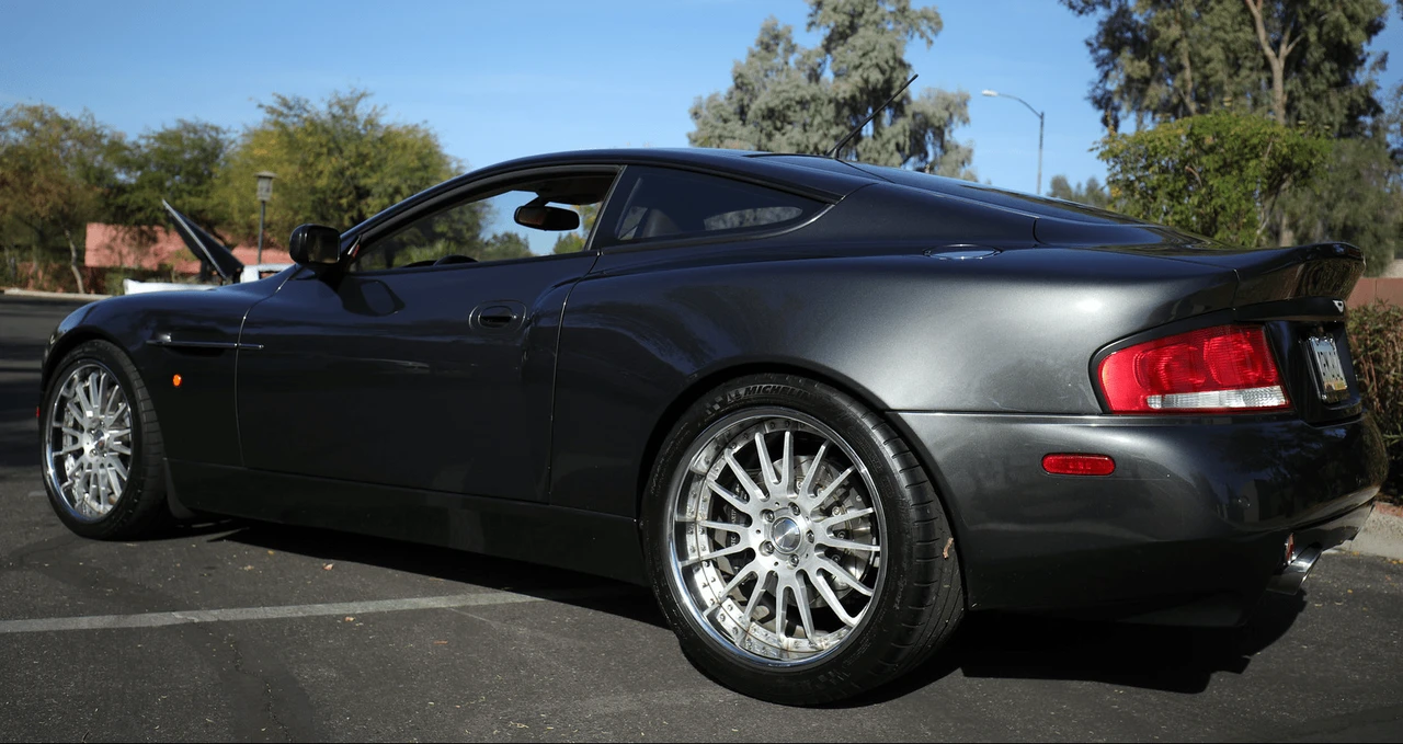 2005 Aston Martin Vanquish 1st Gen - Image 11 of 31