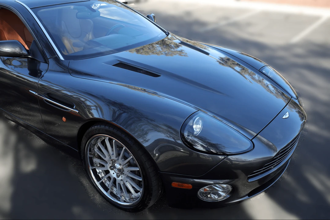 2005 Aston Martin Vanquish 1st Gen - Image 15 of 31