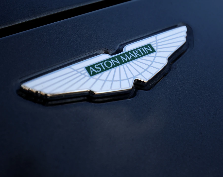 2005 Aston Martin Vanquish 1st Gen - Image 26 of 31
