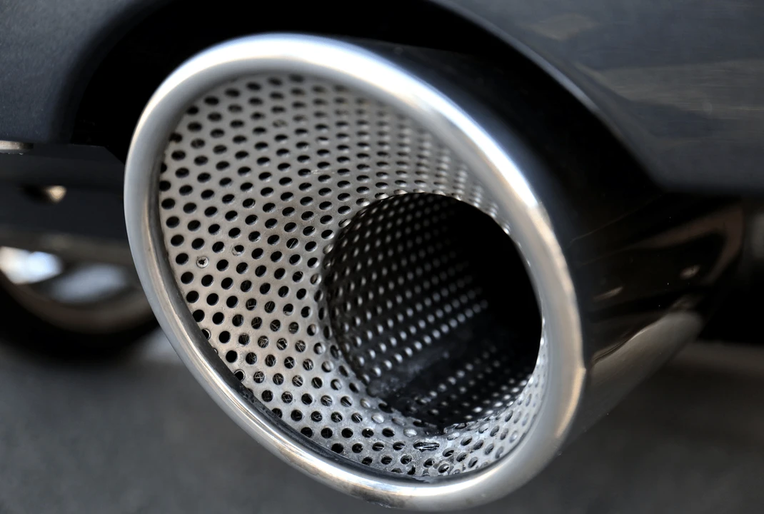 2005 Aston Martin Vanquish 1st Gen - Image 29 of 31