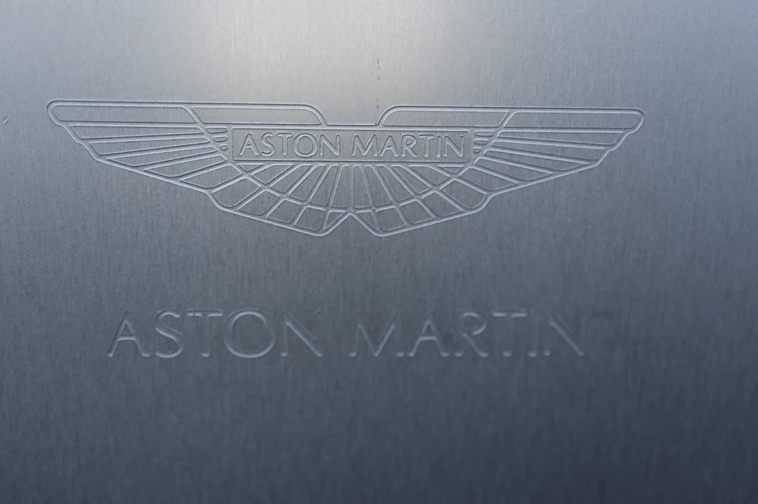 2005 Aston Martin Vanquish 1st Gen - Image 27 of 31