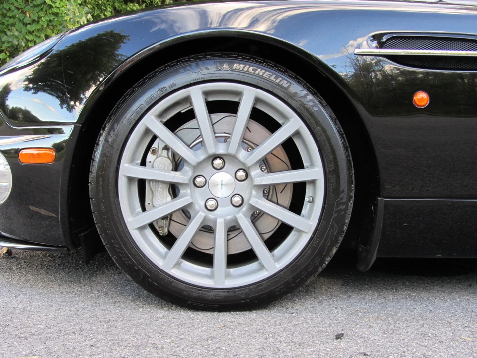 2006 Aston Martin Vanquish 1st Gen - Image 30 of 31