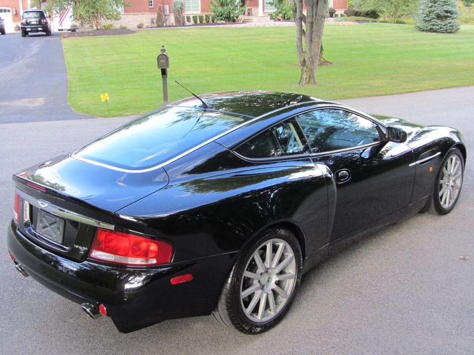 2006 Aston Martin Vanquish 1st Gen - Image 18 of 31