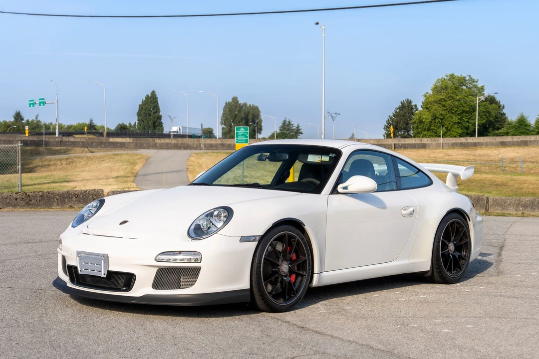 2010 Porsche 997 GT3 - Image 2 of 31