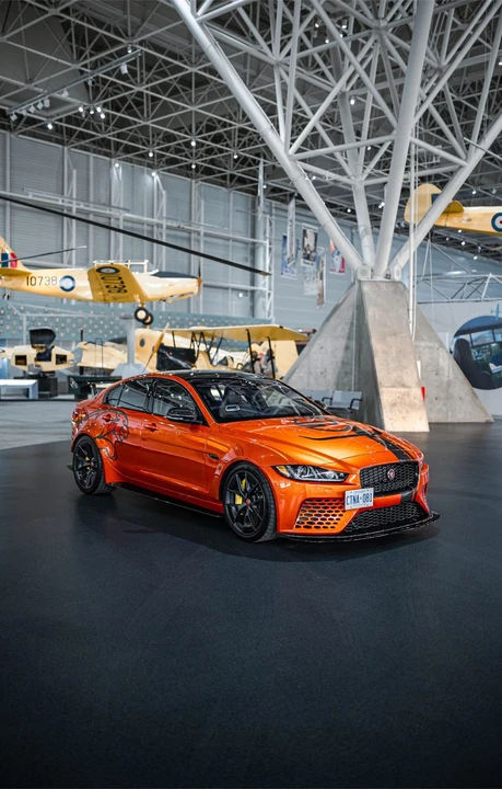 2019 Jaguar XE - Image 2 of 31