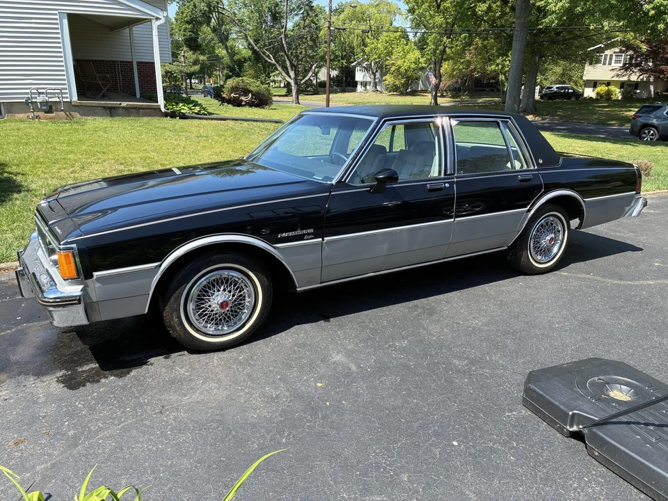 1984 Pontiac Parisienne - Image 2 of 31