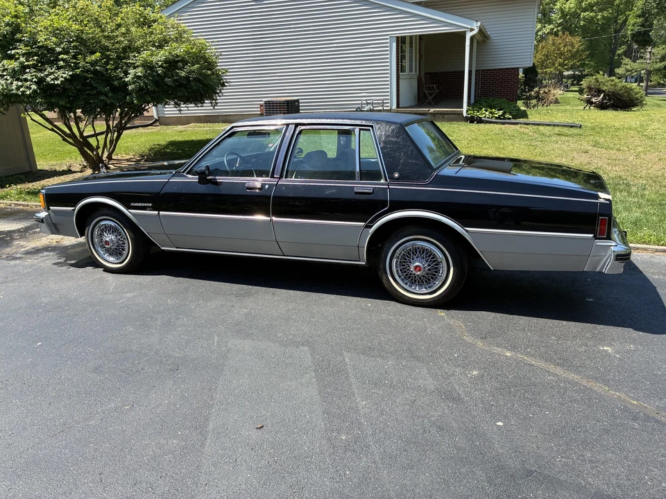 1984 Pontiac Parisienne - Image 7 of 31