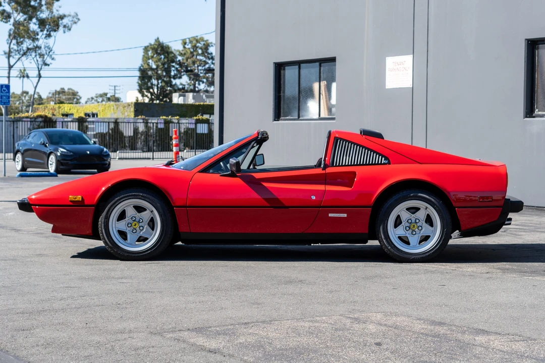1985 Ferrari 308 GTS QV - Image 9 of 31