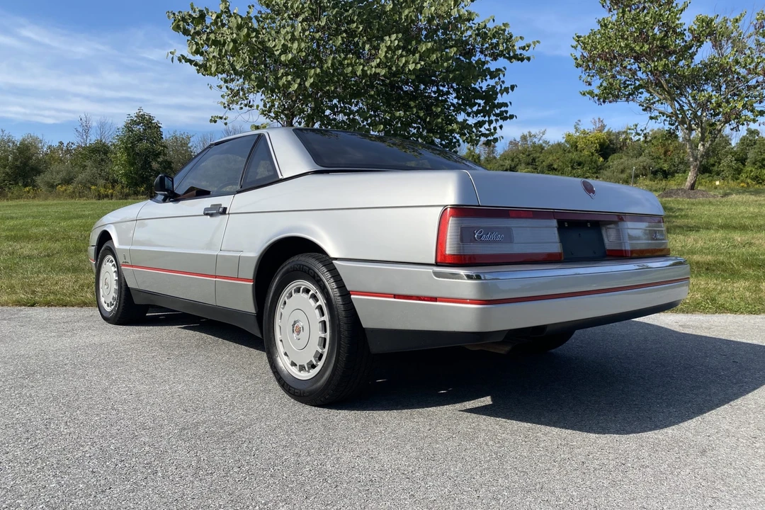 1987 Cadillac Allante - Image 17 of 31
