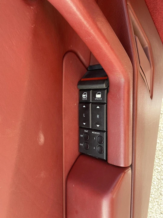 1987 Cadillac Allante - Image 24 of 31