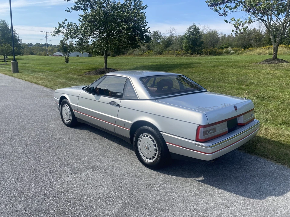1987 Cadillac Allante - Image 15 of 31
