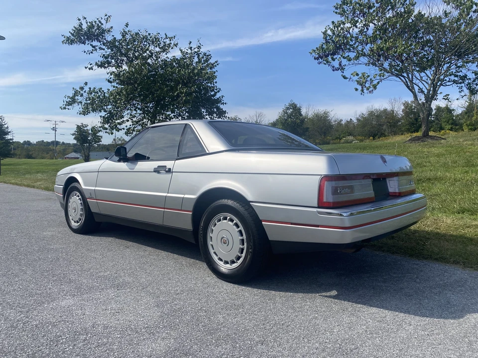 1987 Cadillac Allante - Image 16 of 31