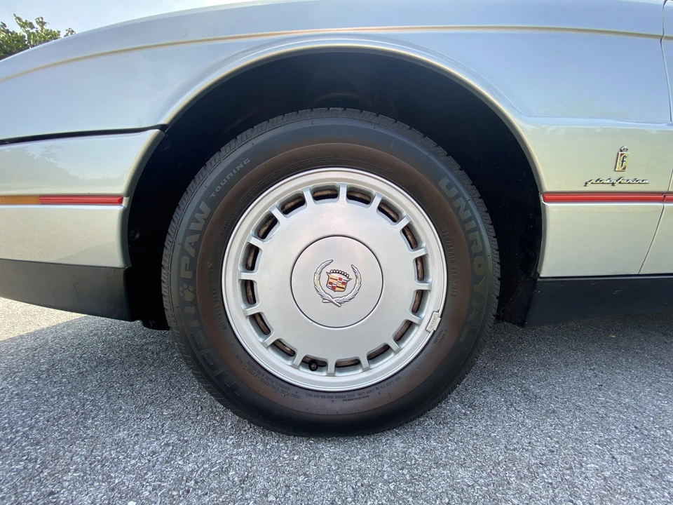 1987 Cadillac Allante - Image 22 of 31
