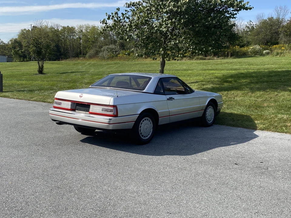 1987 Cadillac Allante - Image 12 of 31