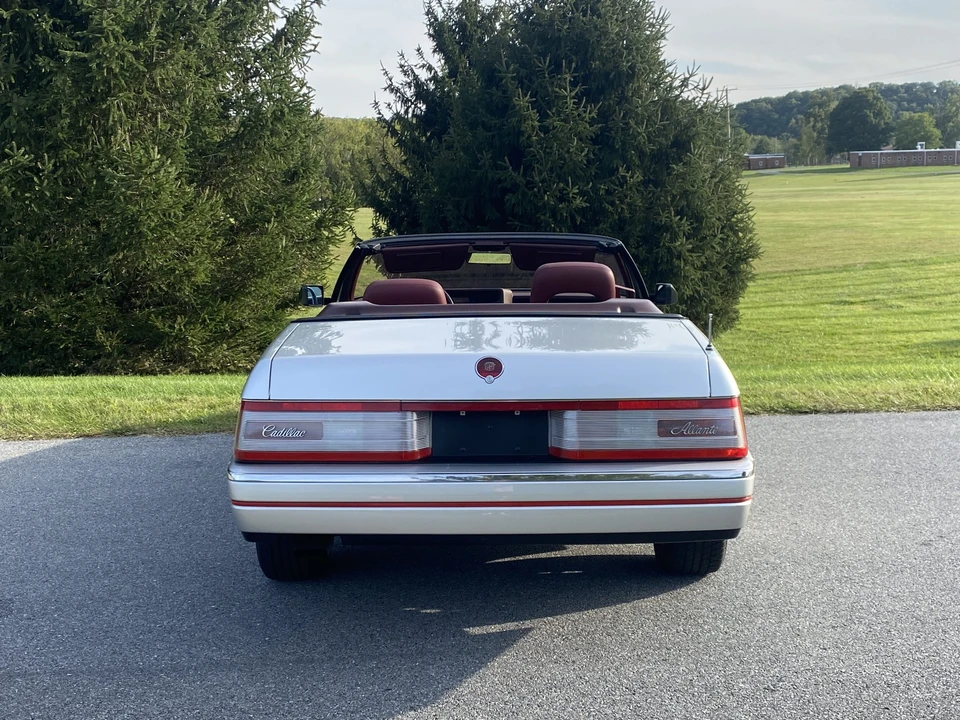 1987 Cadillac Allante - Image 7 of 31