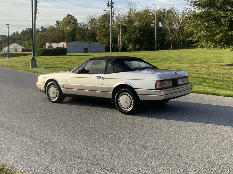 1987 Cadillac Allante - Image 4 of 31