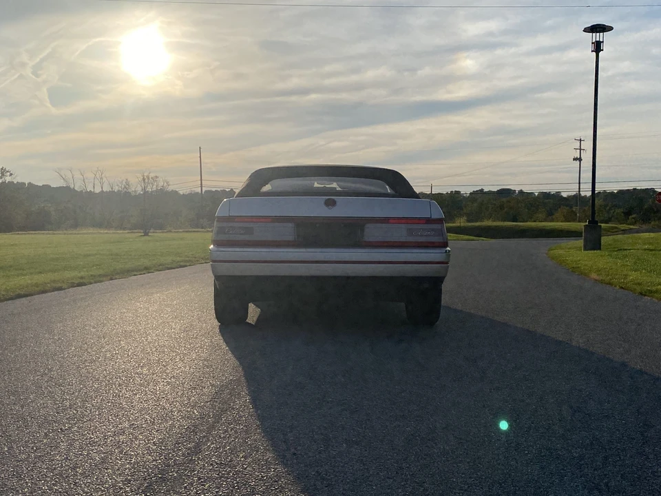 1987 Cadillac Allante - Image 3 of 31