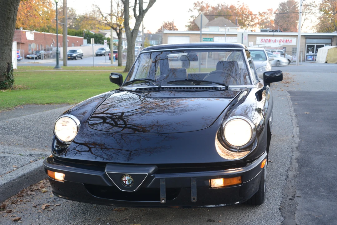 1989 Alfa Romeo Series 3 - Image 2 of 31