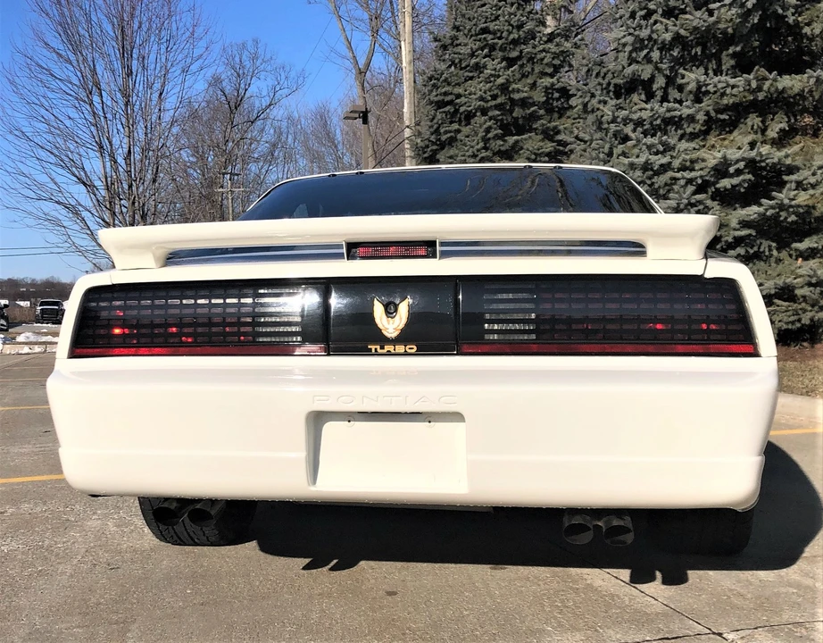 1989 Pontiac Firebird Trans Am 3rd Gen - Image 11 of 31