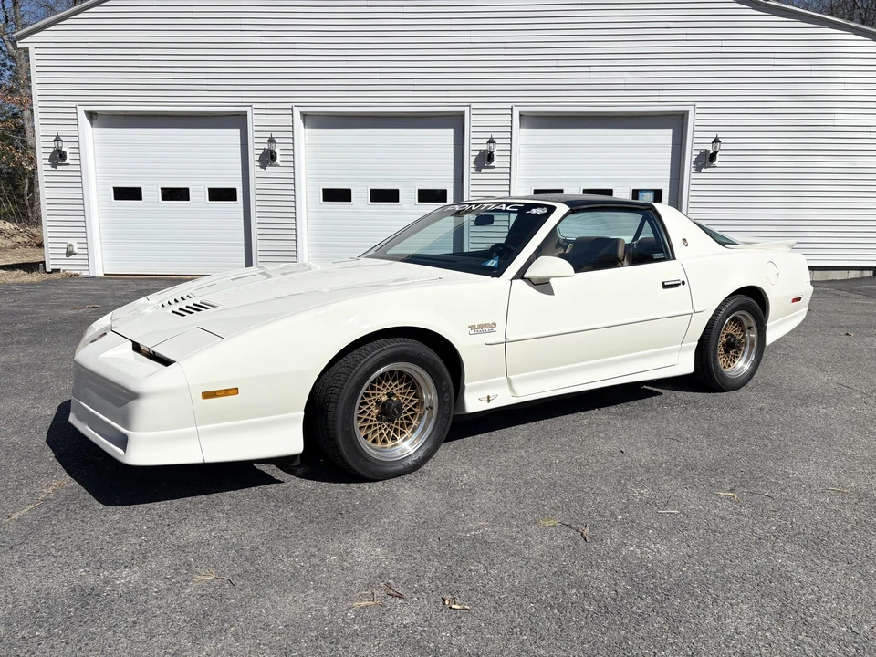 1989 Pontiac Firebird Trans Am 3rd Gen - Image 2 of 31