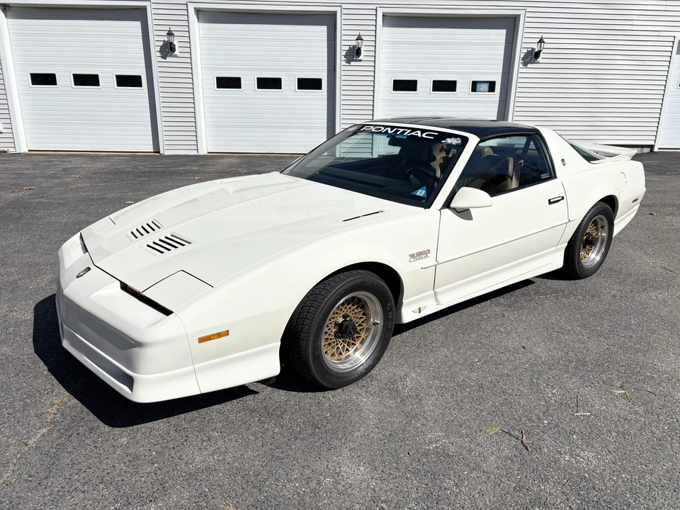 1989 Pontiac Firebird Trans Am 3rd Gen - Image 3 of 31
