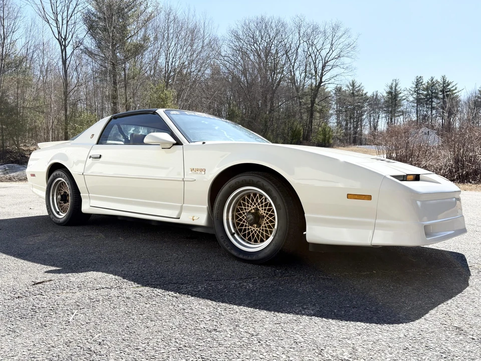 1989 Pontiac Firebird Trans Am 3rd Gen - Image 22 of 31