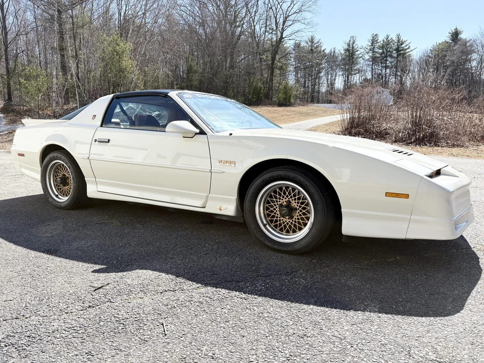 1989 Pontiac Firebird Trans Am 3rd Gen - Image 25 of 31