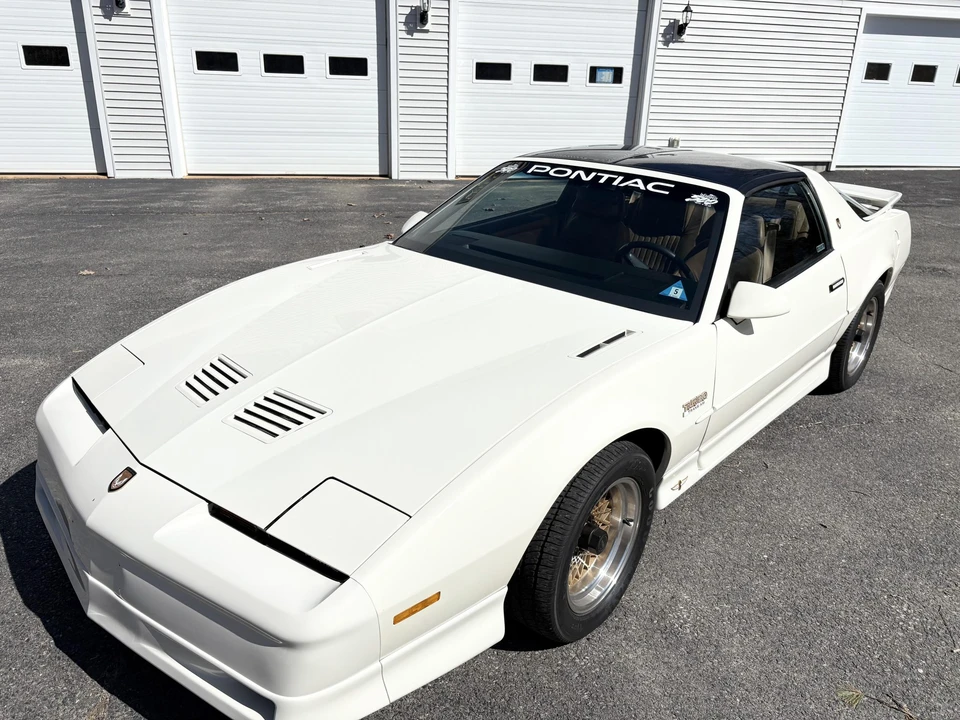 1989 Pontiac Firebird Trans Am 3rd Gen - Image 6 of 31