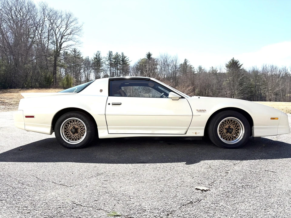 1989 Pontiac Firebird Trans Am 3rd Gen - Image 28 of 31