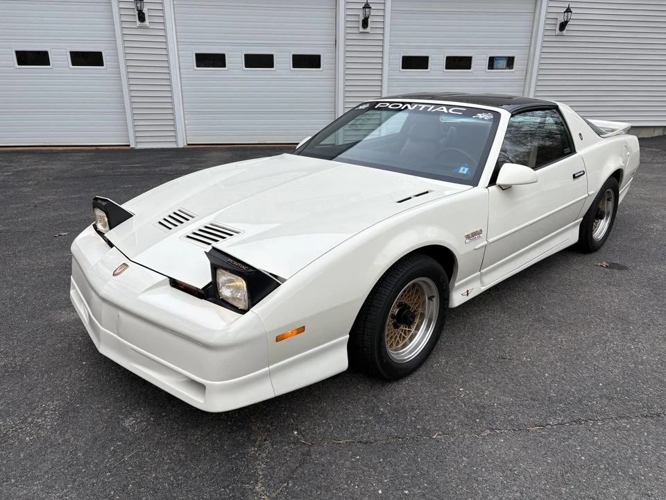1989 Pontiac Firebird Trans Am 3rd Gen - Image 8 of 31
