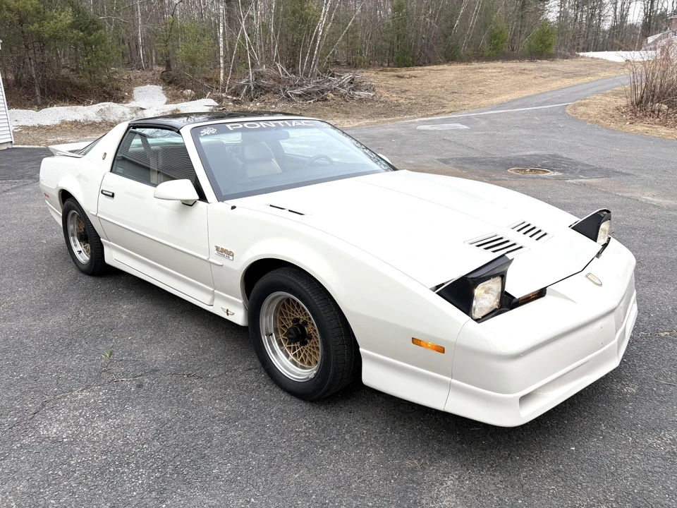1989 Pontiac Firebird Trans Am 3rd Gen - Image 17 of 31