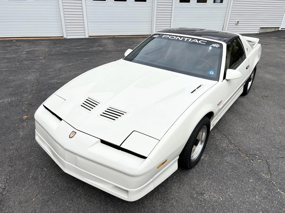 1989 Pontiac Firebird Trans Am 3rd Gen - Image 9 of 31